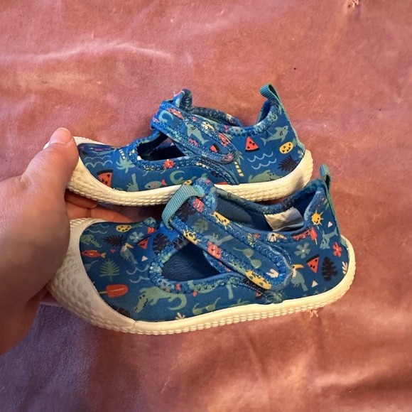 Cat & Jack Toddler water shoes - Picture 5 of 6
